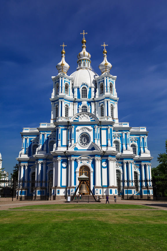 Смольный Собор крупным планом